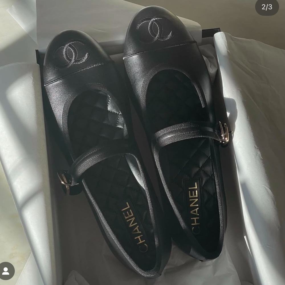 Chanel Black Maryjane flats size 40